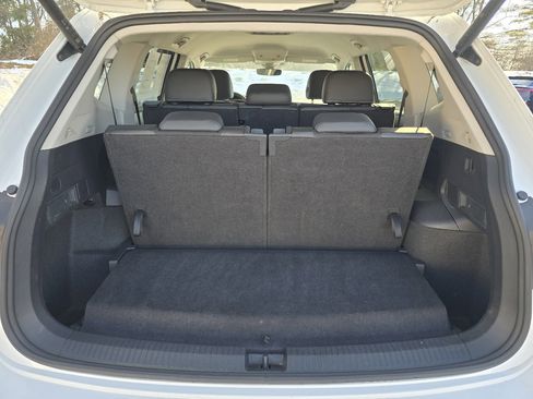 Used 2024 Volkswagen Tiguan SE image 25