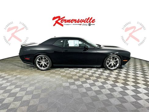 Used 2022 Dodge Challenger GT image 8