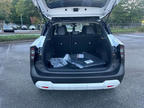 New 2026 Nissan Kicks SR image 18