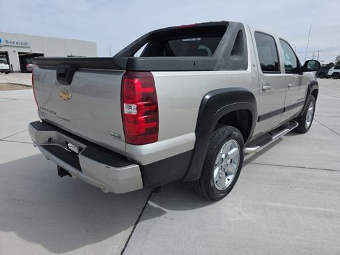 Used 2007 Chevrolet Avalanche LT w/ LT Preferred Equipment Group AWD/4WD image 5