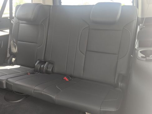 Used 2020 Chevrolet Suburban Premier AWD/4WD image 18