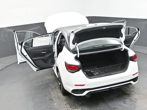 New 2025 Nissan Sentra SR w/ SR Premium Package image 43