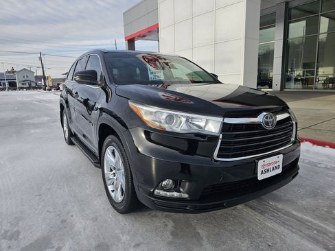 Used 2015 Toyota Highlander Limited Platinum image 2