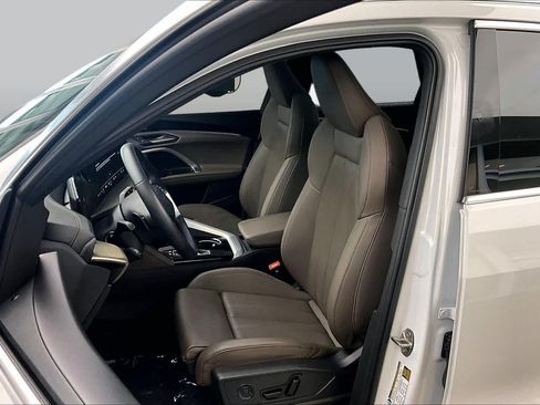 Certified 2025 Audi Q5 Premium Plus AWD/4WD image 8