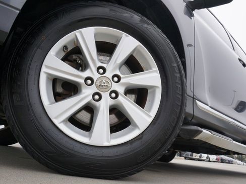 Used 2011 Toyota Highlander 2WD image 11