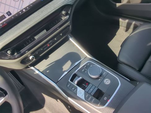 Used 2025 BMW 330i Sedan image 19