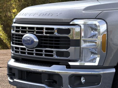 New 2026 Ford F250 XLT w/ Snow Plow/Camper Package image 17