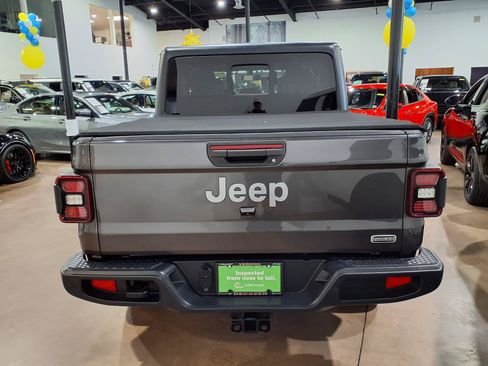 Used 2020 Jeep Gladiator Overland AWD/4WD image 5