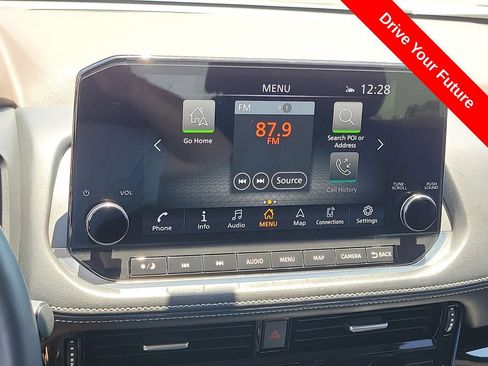 Used 2023 Nissan Rogue SL w/ SL Premium Package FWD image 11