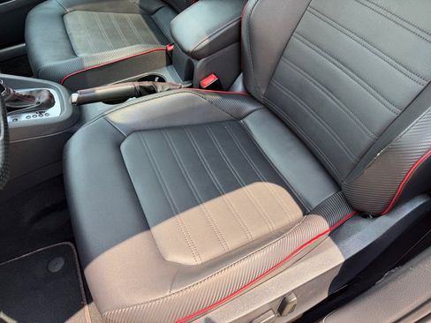 Used 2014 Volkswagen Jetta GLI FWD image 17