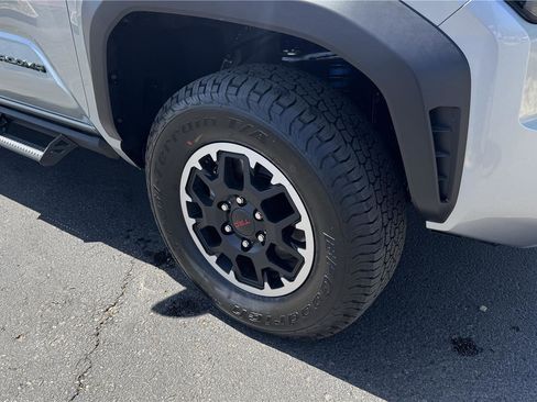 New 2025 Toyota Tacoma TRD Off-Road image 7