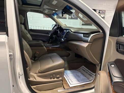 Used 2018 Chevrolet Suburban Premier AWD/4WD image 33