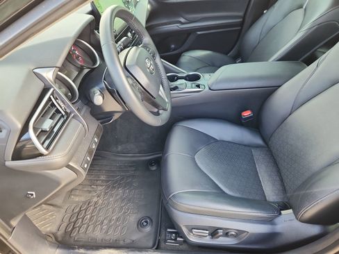 Used 2023 Toyota Camry XSE image 10