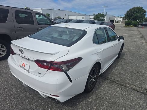 Used 2024 Toyota Camry SE w/ Convenience Package FWD image 5