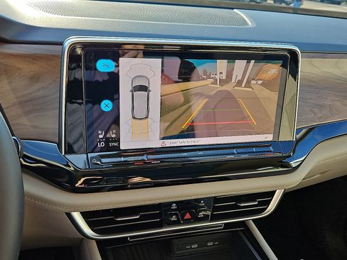 New 2026 Volkswagen Atlas SE image 16