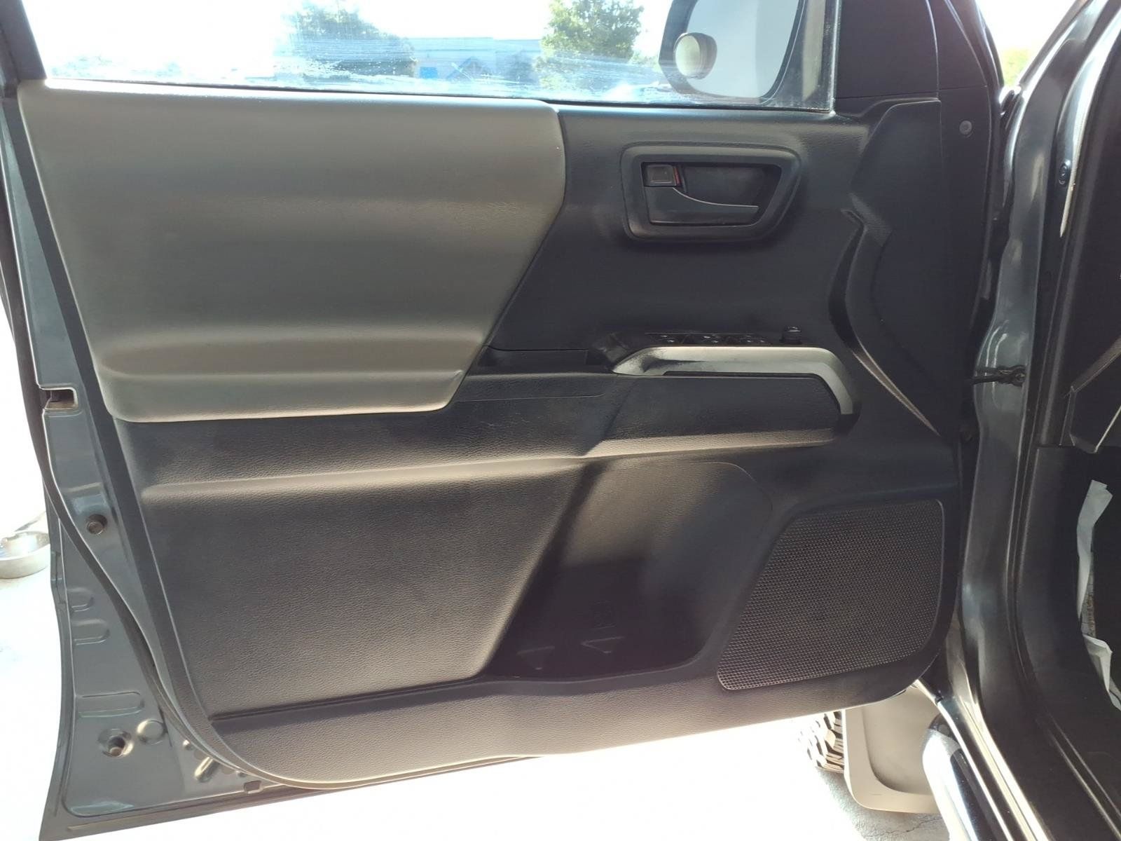 Used 2019 Toyota Tacoma SR5 RWD image 5