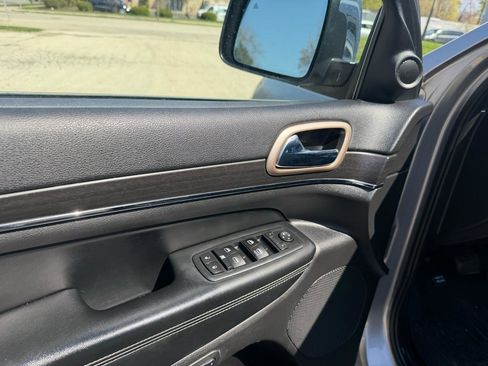 Used 2015 Jeep Grand Cherokee Limited image 11