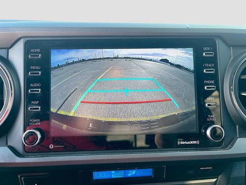 Used 2022 Toyota Tacoma TRD Off-Road w/ Technology Package image 13