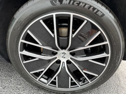 New 2026 Porsche Macan Electric image 9