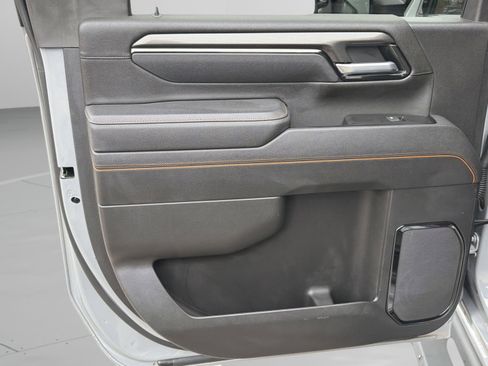 Used 2025 GMC Sierra 2500 AT4 image 35