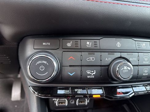 Used 2023 Dodge Durango R/T AWD/4WD image 35