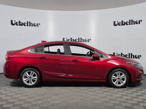 Used 2017 Chevrolet Cruze LT w/ Convenience Package FWD image 8