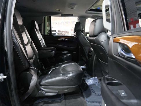 Used 2019 Cadillac Escalade ESV Luxury image 26
