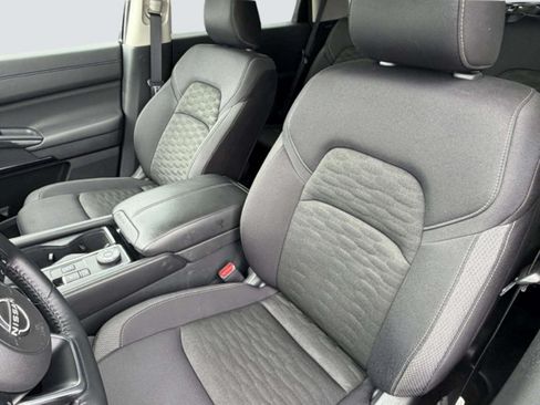 Used 2025 Nissan Pathfinder SV AWD/4WD image 21