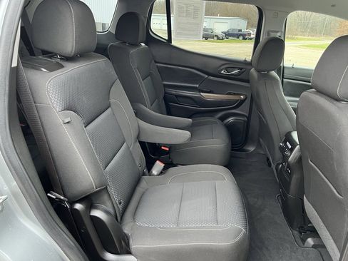 Used 2023 GMC Acadia SLE w/ Driver Convenience Package image 17