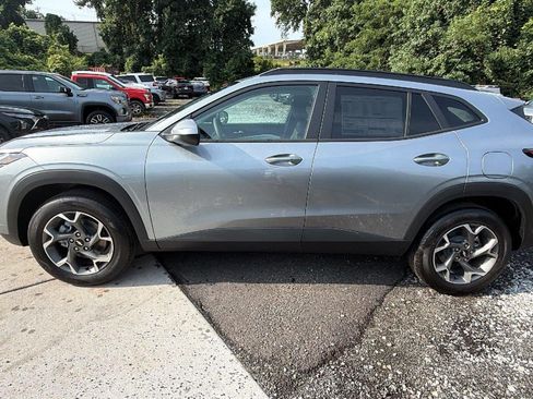 New 2026 Chevrolet Trax LT FWD image 10