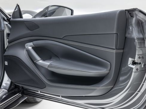 Used 2021 Ferrari F8 Tributo image 83