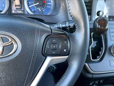Used 2016 Toyota Sienna Limited FWD image 20