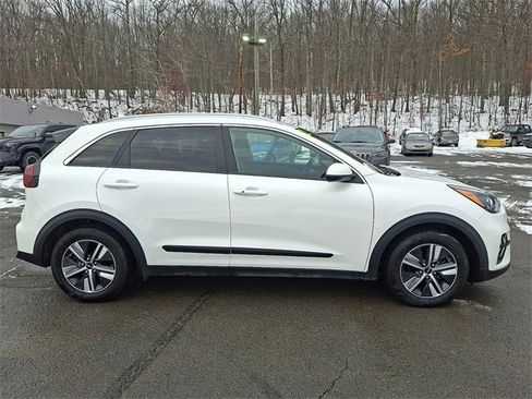 Certified 2022 Kia Niro LXS image 7