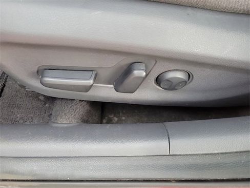 Used 2022 Hyundai Ioniq SE image 21