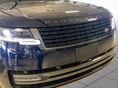 Used 2023 Land Rover Range Rover Long Wheelbase SE AWD/4WD image 29