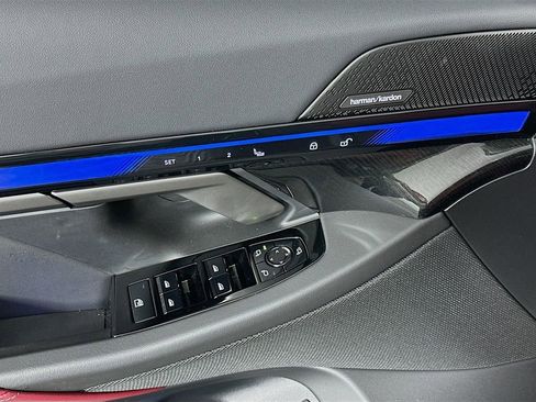 Used 2026 BMW 550e xDrive w/ Premium Package image 22