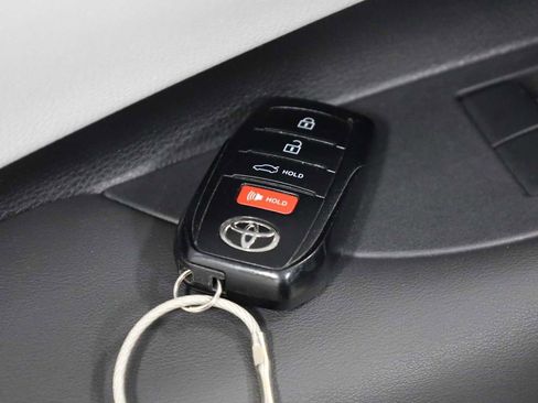 Used 2023 Toyota Corolla SE image 37