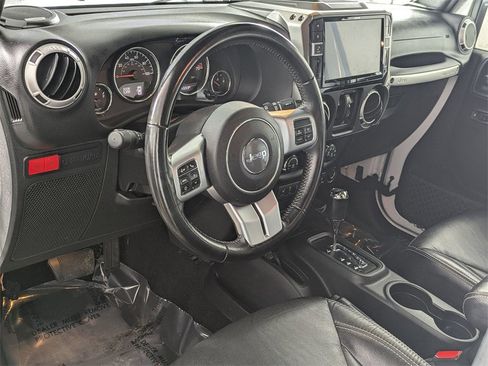 Used 2017 Jeep Wrangler Unlimited Rubicon image 11