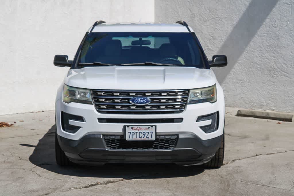Used 2016 Ford Explorer FWD image 2