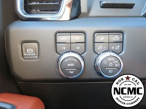 Used 2024 GMC Sierra 3500 Denali Ultimate image 51