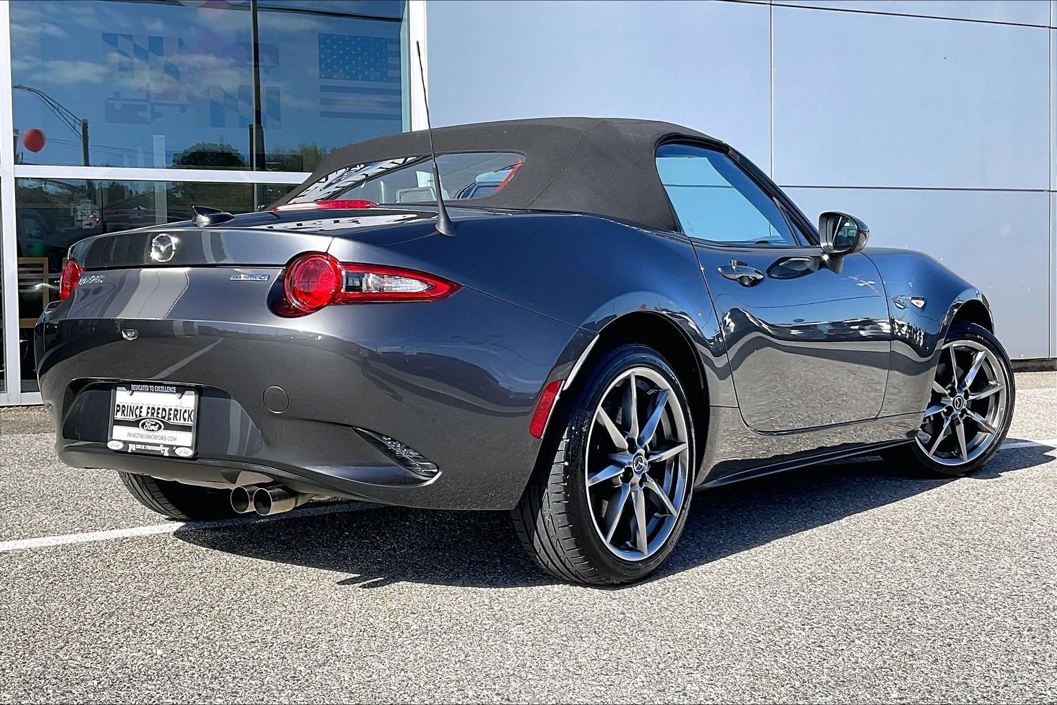 Used 2021 MAZDA MX-5 Miata Grand Touring RWD image 11