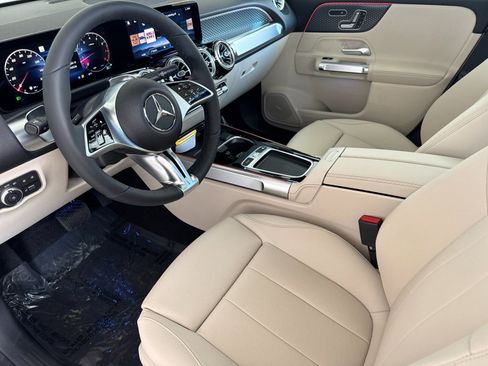 New 2026 Mercedes-Benz GLB 250 image 13