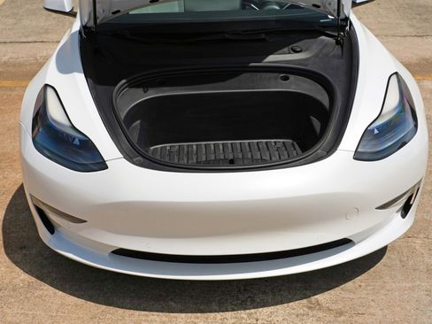 Used 2021 Tesla Model 3 Standard Range Plus image 8