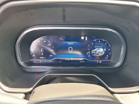 Used 2023 Chevrolet Tahoe Z71 w/ Luxury Package AWD/4WD image 21