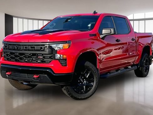 Used 2026 Chevrolet Silverado 1500 Custom Trail Boss w/ Turbomax Blackout Package AWD/4WD image 1