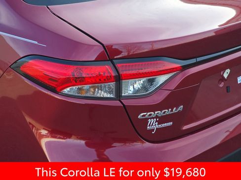 Used 2025 Toyota Corolla LE image 39