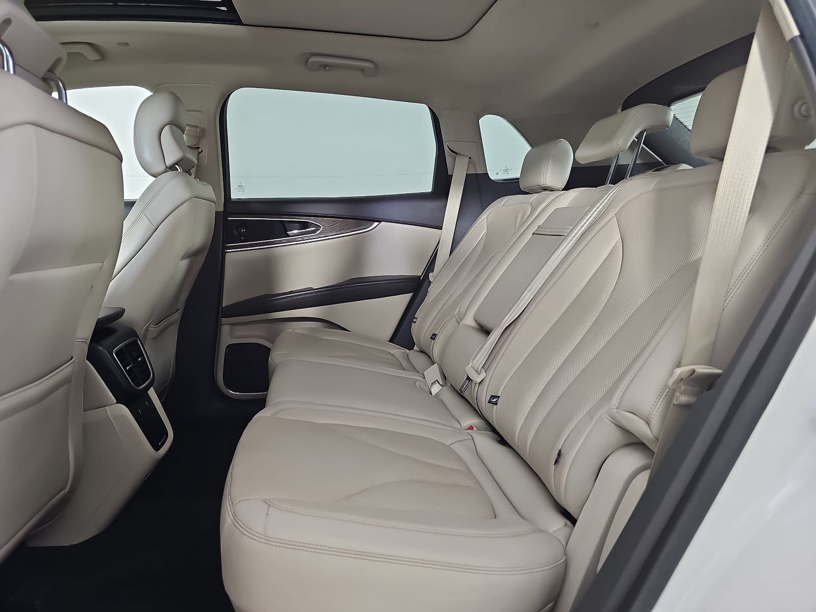 Used 2019 Lincoln Nautilus Reserve FWD image 13