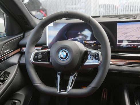 New 2026 BMW i5 eDrive40 w/ M Sport Package RWD image 12