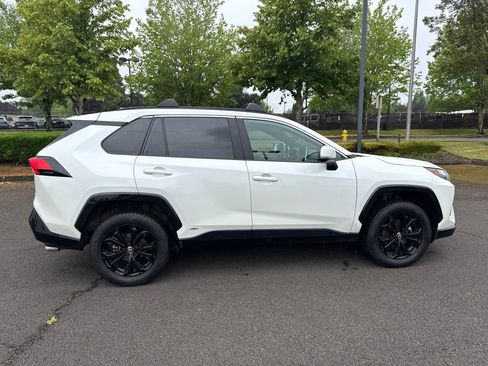 Used 2022 Toyota RAV4 SE w/ Convenience Package AWD/4WD image 8