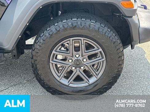 Used 2024 Jeep Wrangler Unlimited Sport AWD/4WD image 14